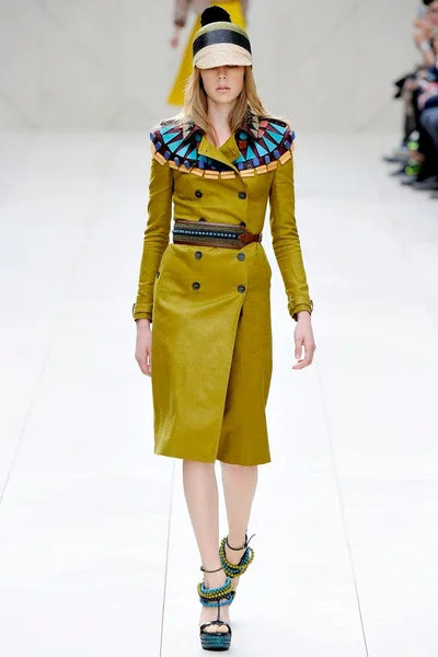 Look 9